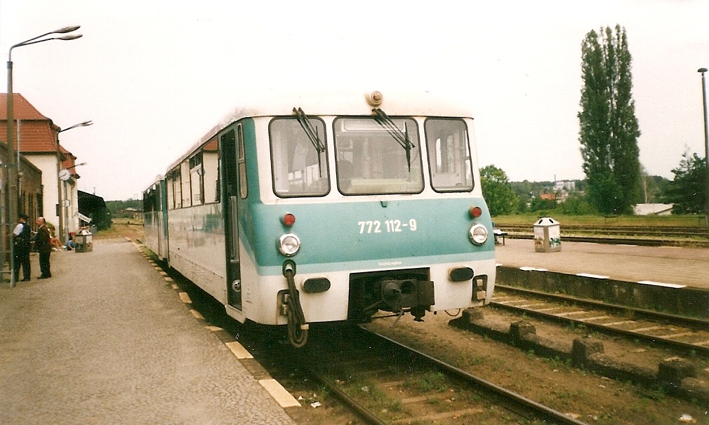 772 112 im Juni 1998 in Neustrelitz Süd.