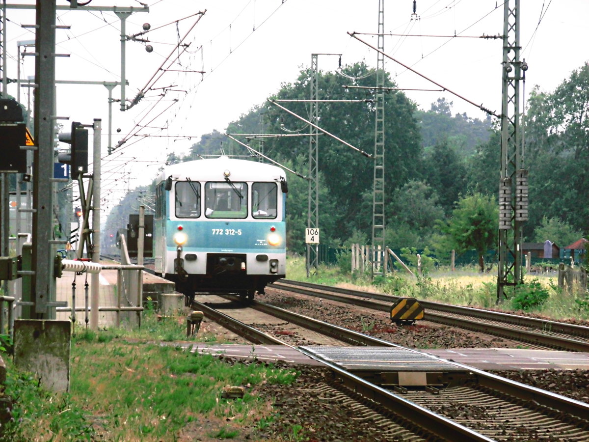 772 312 auf Rangierfahrt im Bahnhof Güsen (b Genthin) am 2.6.18