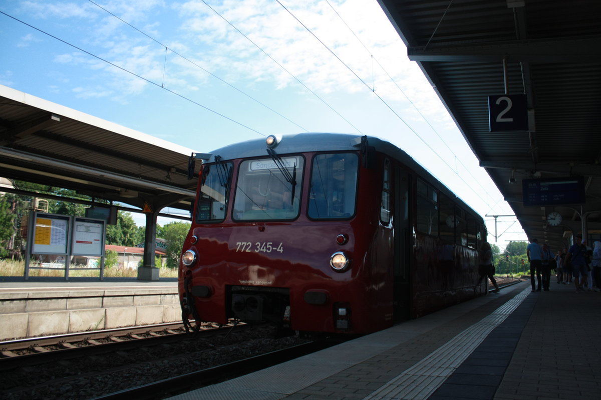 772 345 der EBS als Sonderzug mit ziel Zeitz im Bahnhof Wei�enfels am 6.7.19