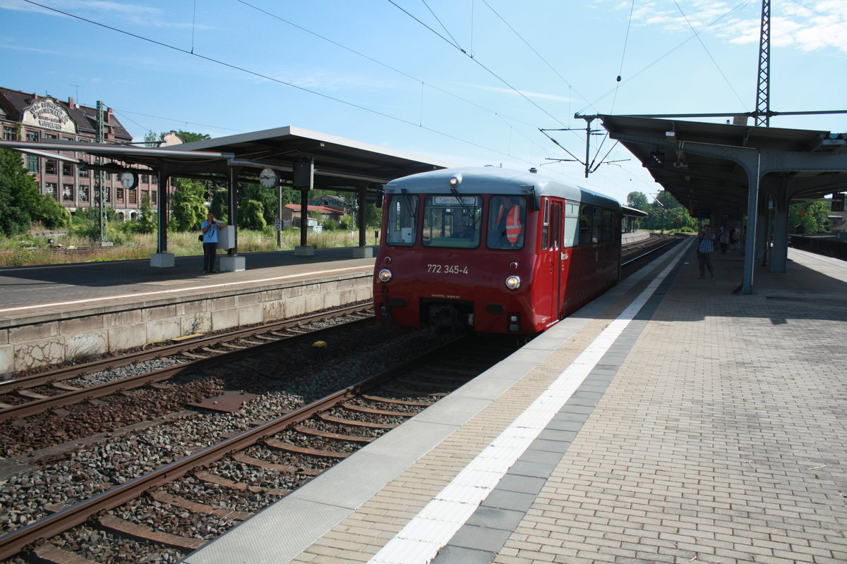 772 345 der EBS als Sonderzug mit ziel Zeitz im Bahnhof Wei�enfels am 6.7.19