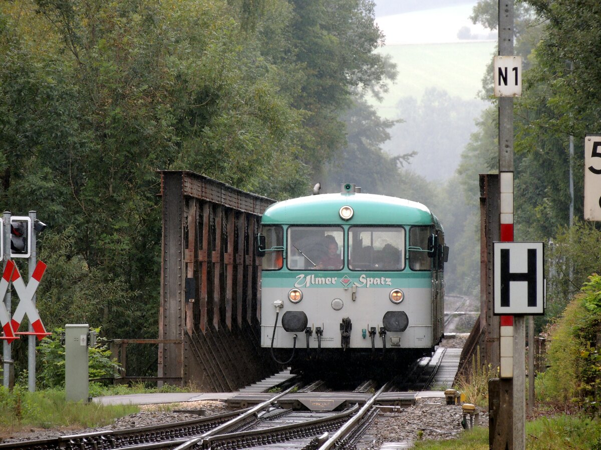 798 653  Ulmer Spatz  in Rechtenstein an der Donau am 14.09.2013.
