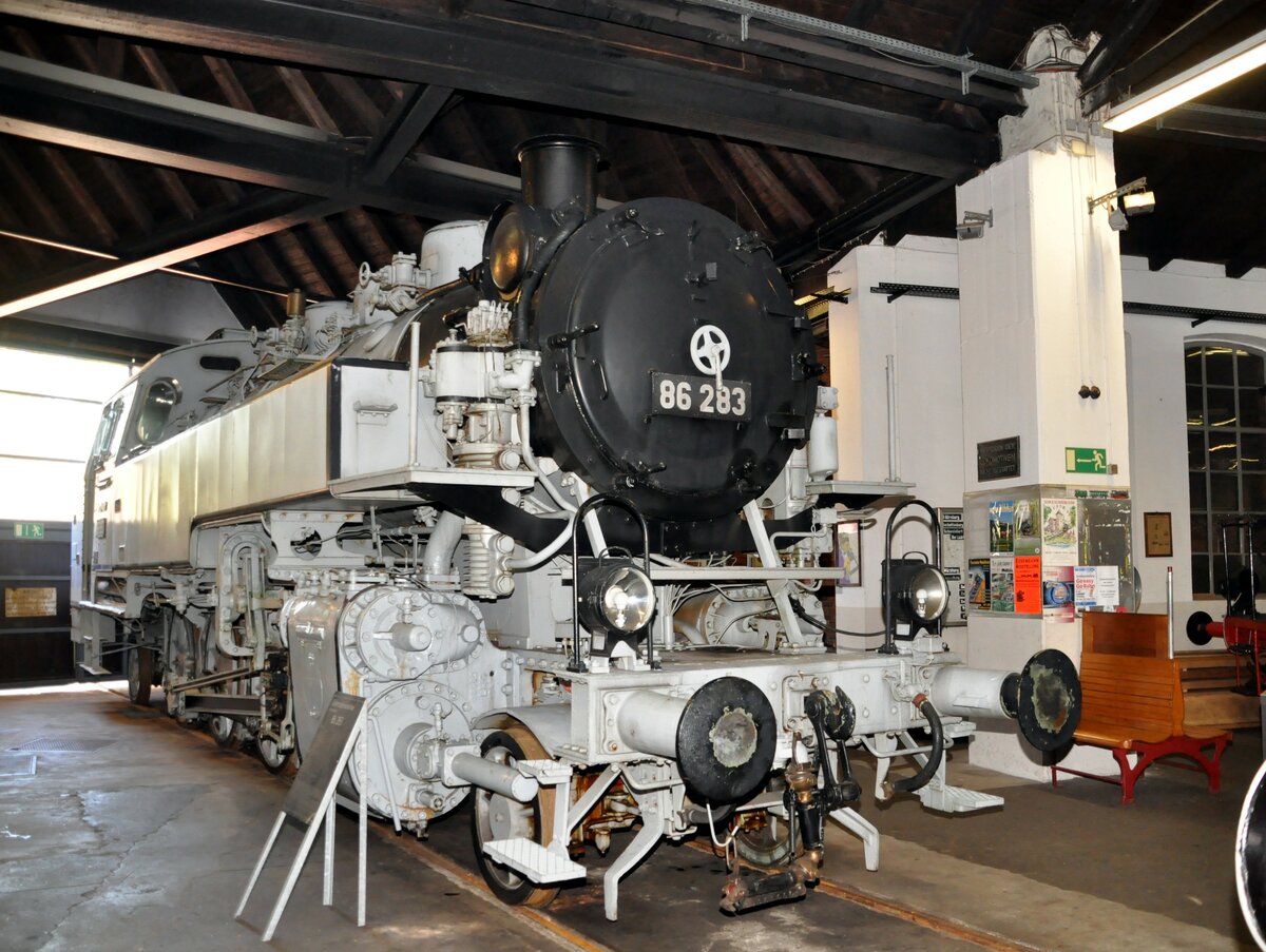 86 283 mit Fotoanstrich im Deutschen Dampflokmuseum Neuenmarkt-Wirsberg am 03.09.2011.