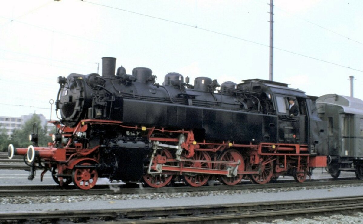 86 457 bei der Jubiläumsparade 150 Jahre Deutsche Eisenbahn in Nürnberg am 14.09.1985.