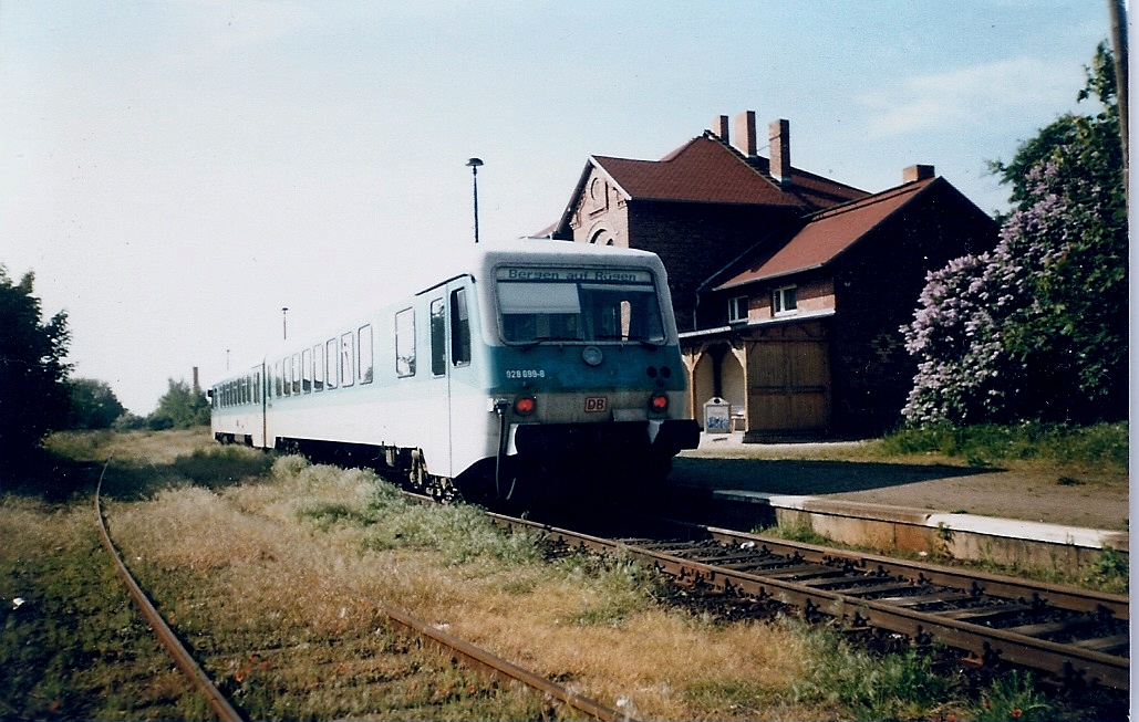 928 699 im Bahnhof Lauterbach.