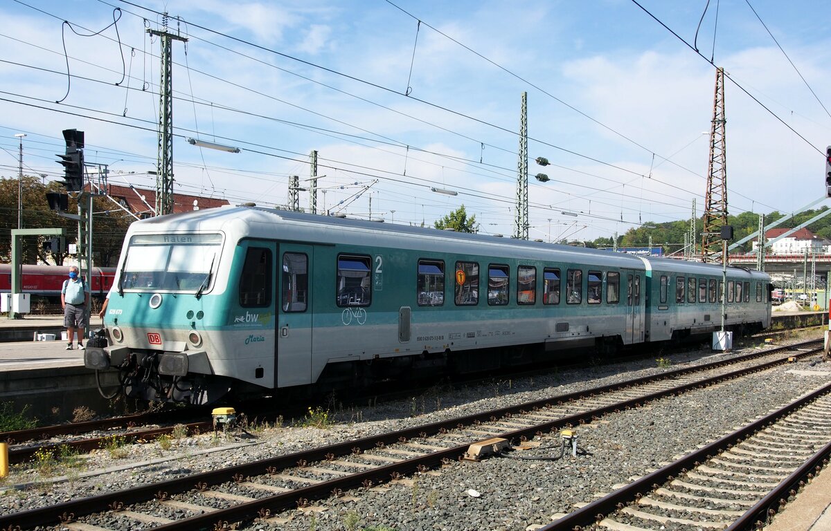 95 80 0 628 673-5 - D-DB der BD Ulm mit Namen  Maria  im Ulmer Hbf am 16.08.2020. Ich bin froh, an dem Tag das Fotogemacht zu haben: wenige Tage später war der Triebwagen mit aufdringlicher Graffity verunziert.