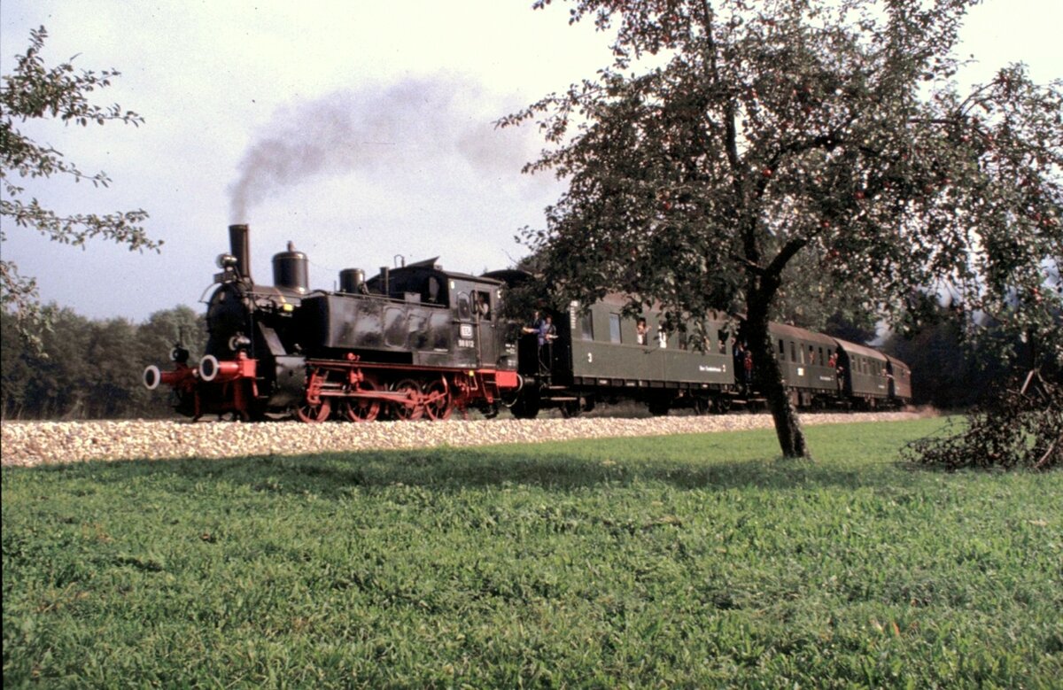 98 812 bei Stubersheim am 03.10.1982.