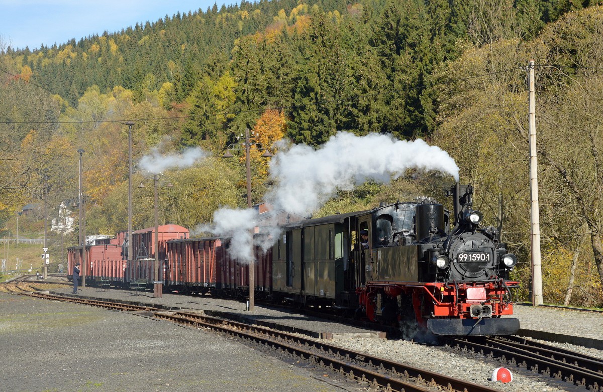 99 1590-1 in Schmalzgrube mit einem Fotozug am 24.10.2015