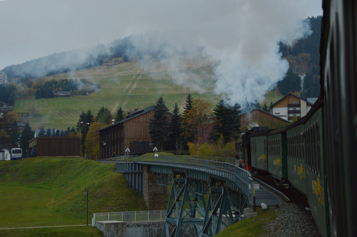 99 1772-5 kurz vor Oberwiesenthal mit P 1007 am 25.10.2015.