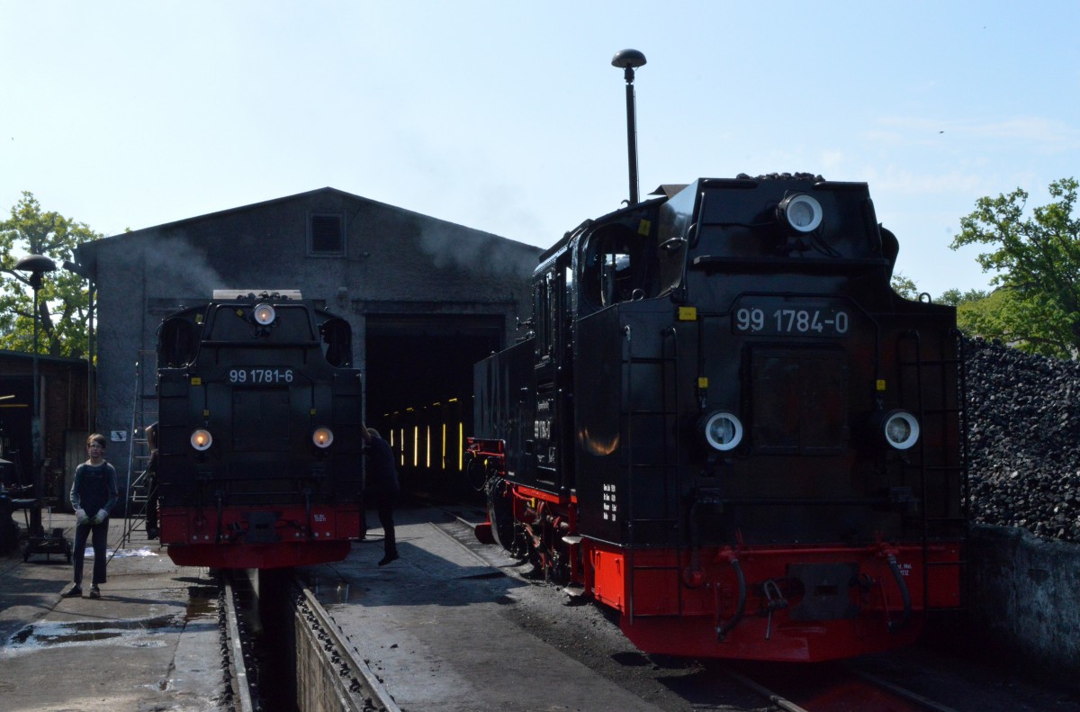 99 1781-6 und 99 1784-0 standen am 07.08.2015 im BW Putbus. 