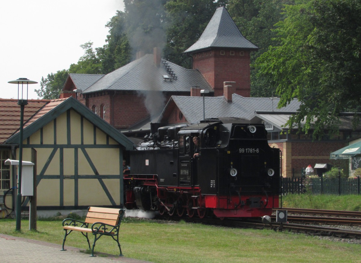 99 1781-6 bei der Ausfahrt mit P 105 aus Putbus am 27.07.2014