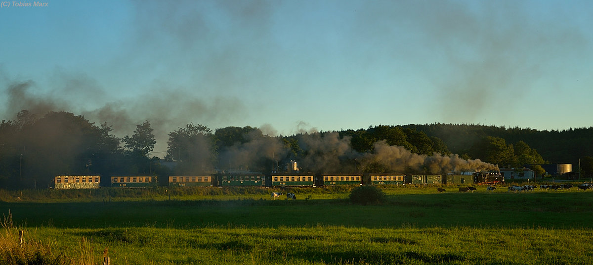 99 1781-6 bei der Durchfahrt mit P 112 durch Serams am 20.07.2016