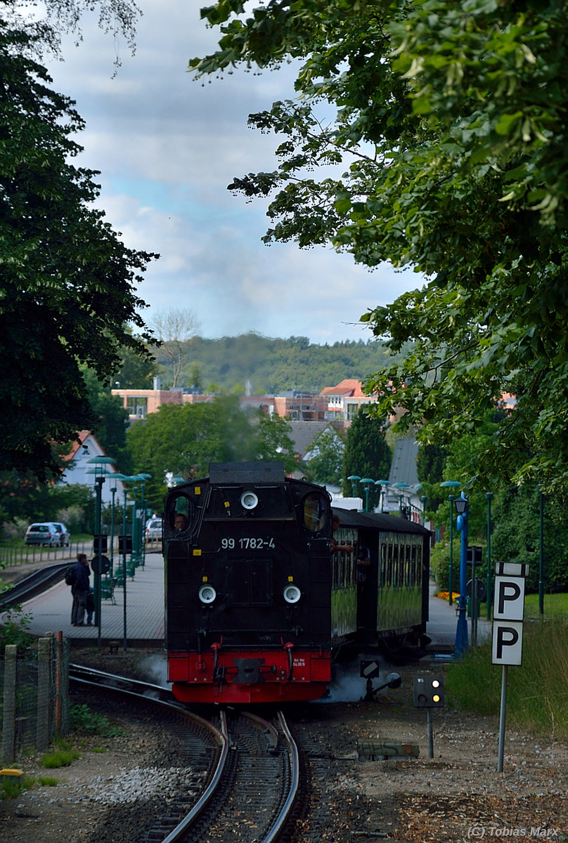 99 1782-4 bei der Ausfahrt mit P 107 aus Binz LB am 19.07.2016