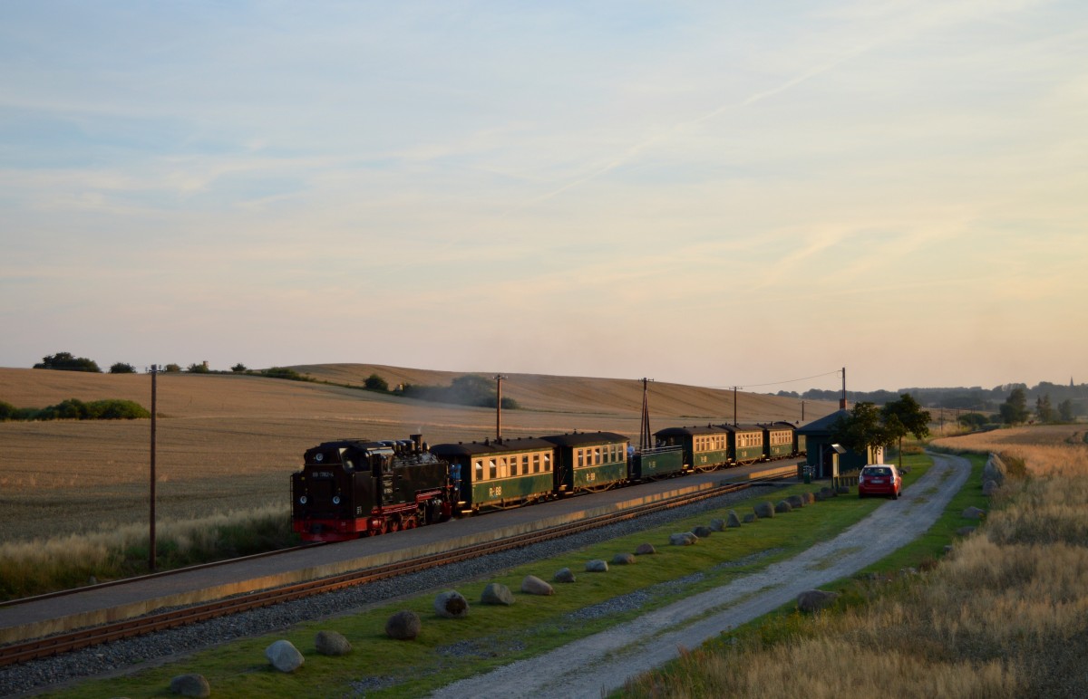 99 1782-4 rollt gemächlich mit P 113 durch Seelvitz am 06.08.2015