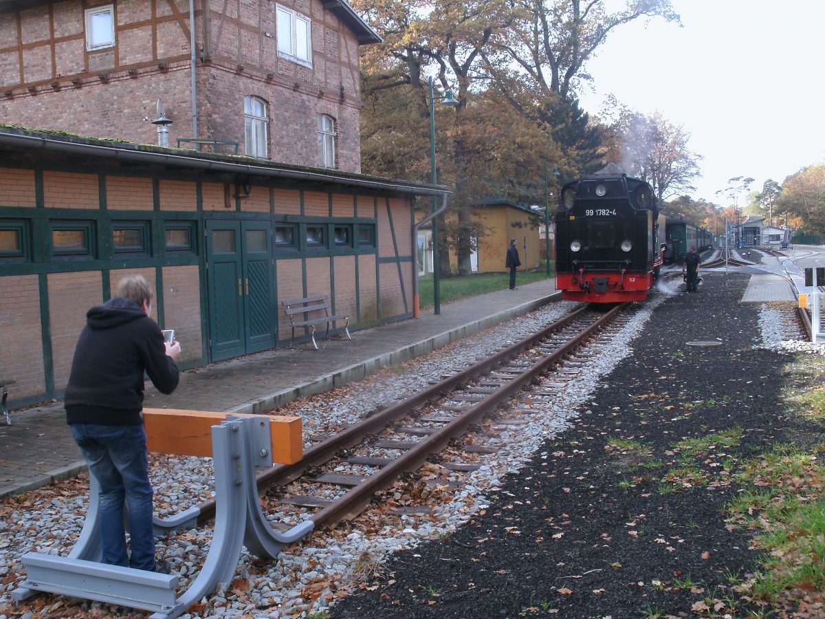 99 1782,am 26.Oktober 2013,am Streckenende in G�hren.