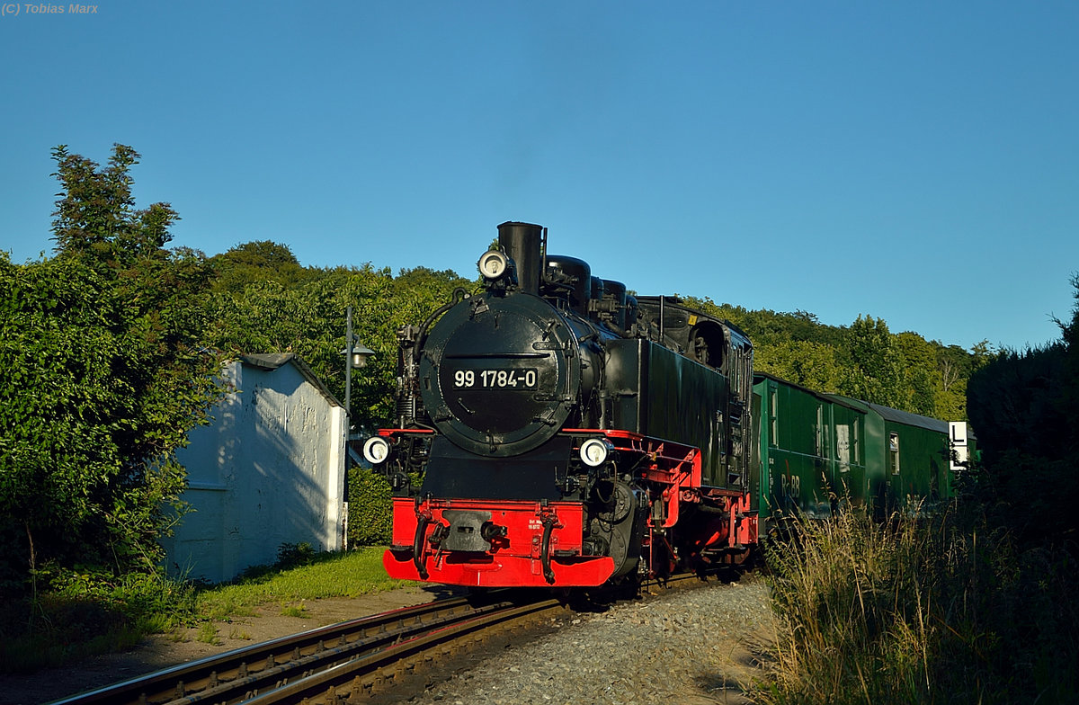 99 1784-0 bei der Ausfahrt aus Binz LB am 20.07.2016 mit P 232