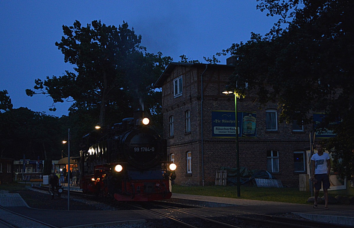 99 1784-0 beim Rangieren in G�hren am Abend des 07.08.2015