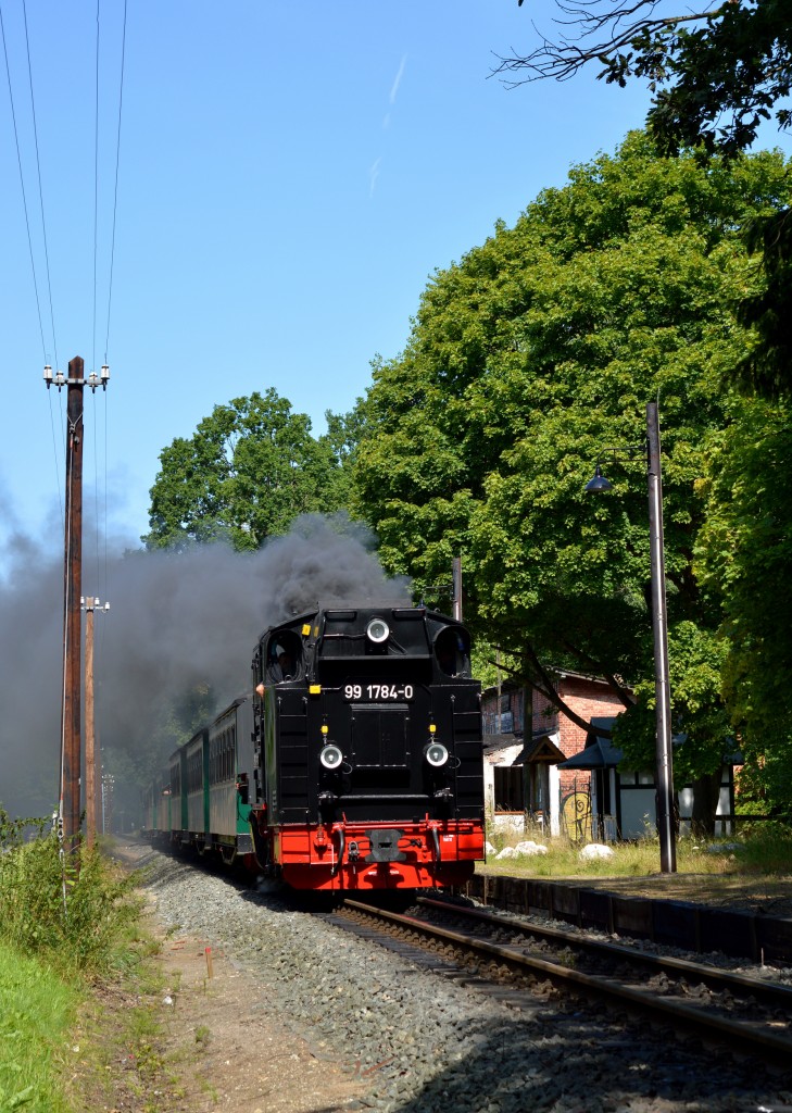 99 1784-0 nimmt keinerlei Notiz am Hp.Philippshagen mit P 225 am 06.08.2015