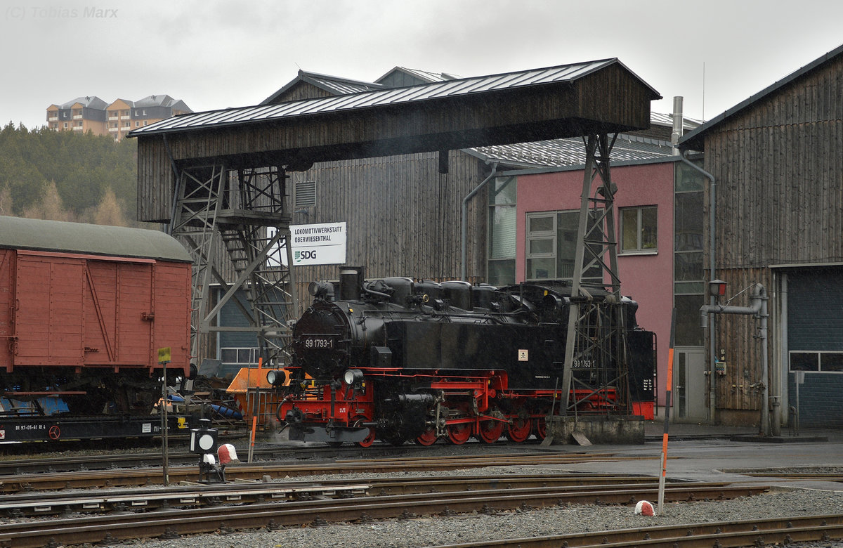 99 1793-1 beim Ausschlacken in Oberwiesenthal am 30.03.2016