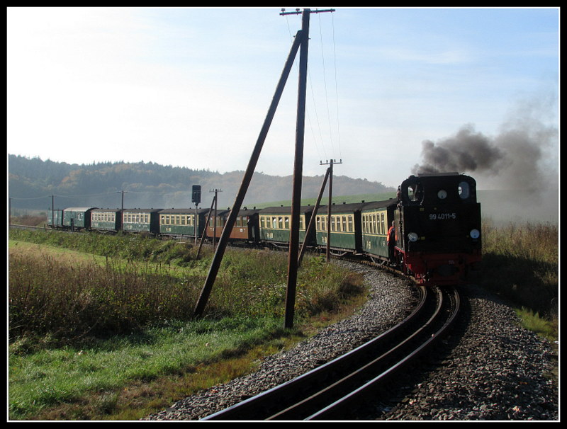 99 4011-5 mit P 107 kurz vor Sermas am 14.Okt.2013