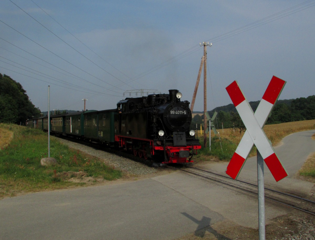 99 4011-5 wird am 28.07.2014 mit P 108 in kürze den Hp.Seelvitz erreichen.