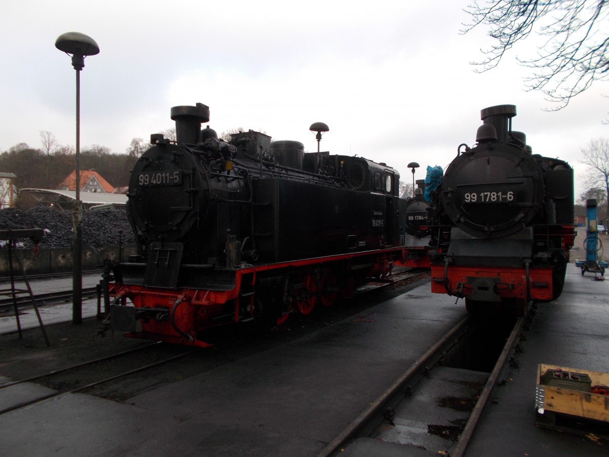 99 4011,99 1781 und 99 1784 standen,am 08.Dezember 2014,in der Putbuser Einsatzstelle.
