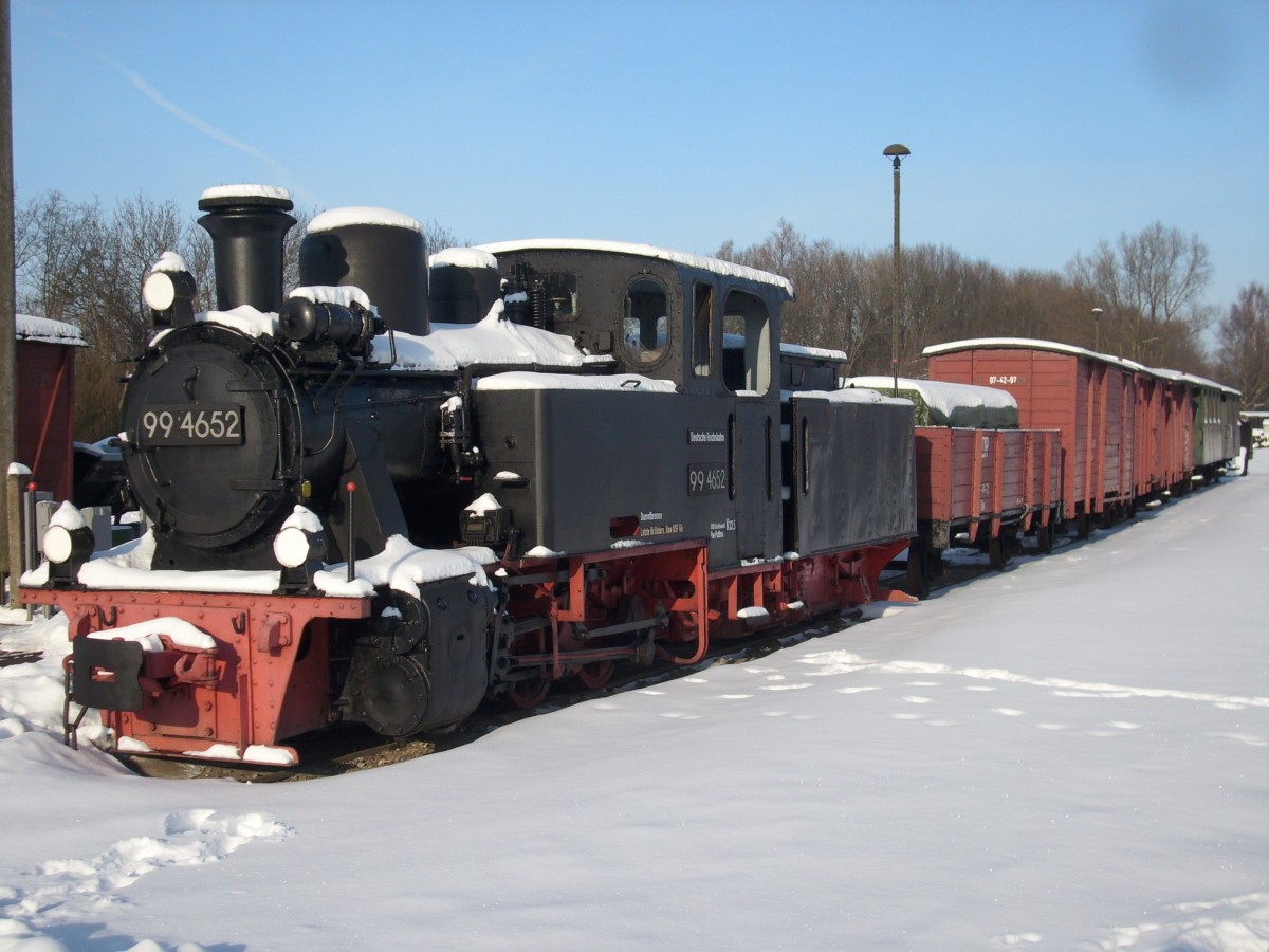 99 4652,am 23.Januar 2010,im verschneiten Putbus.