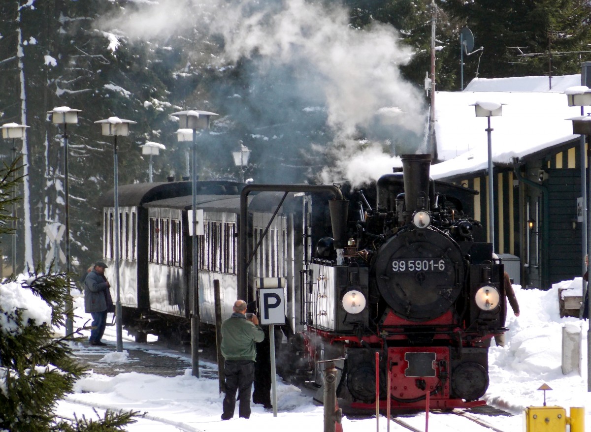99 5901-6 mit einem Sonderzug in Schierke am 03.04.2015.Fotograf war Stefan Marx.