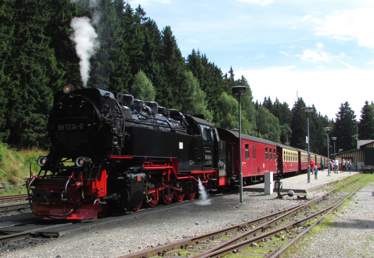 99 7234-0 stand am 13.08.2014 mit P 8920 im Bahnhof Schierke