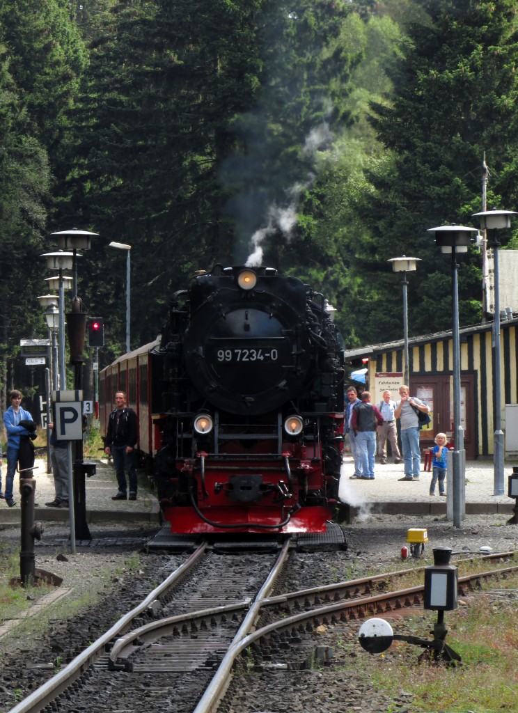 99 7234-0 stand am 13.08.2014 mit P 8920 im Bahnhof Schierke