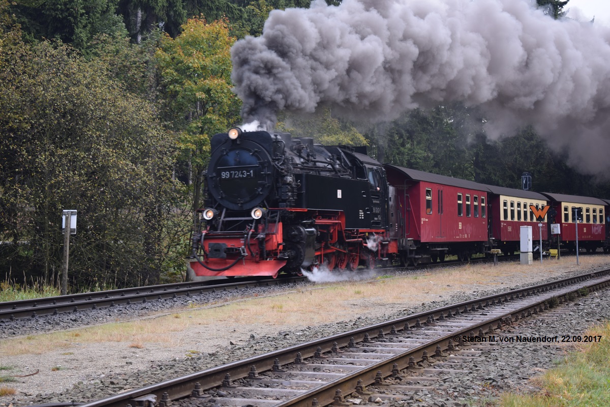 99 7243-1 am 22.09.2017 in Richtung Brocken, bei der Ausfahrt aus Drei-Annen-Hohne.