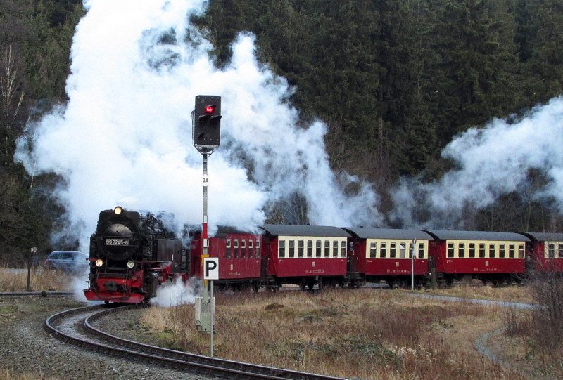 99 7245-6 bei der Ausfahrt aus Drei Annen Hohne am 10.Jan.2014