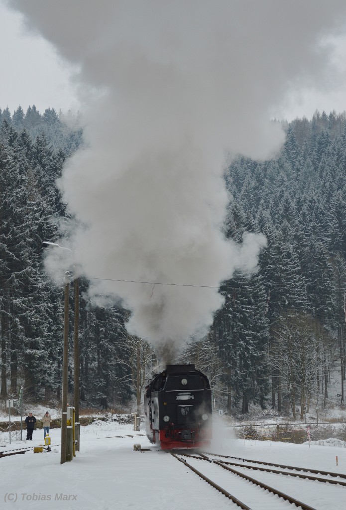 99 7245-6 beim Umsetzen in Eisfelder Talmühle am 04.01.2016.