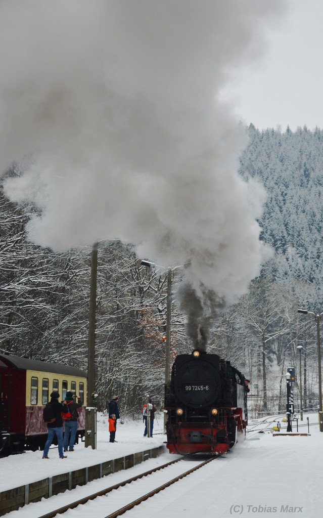 99 7245-6 beim Umsetzen in Eisfelder Talmühle am 04.01.2016.