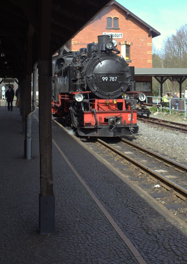 99 787  rangiert in Bertschdorf. 12.04.2015 15:14 Uhr.