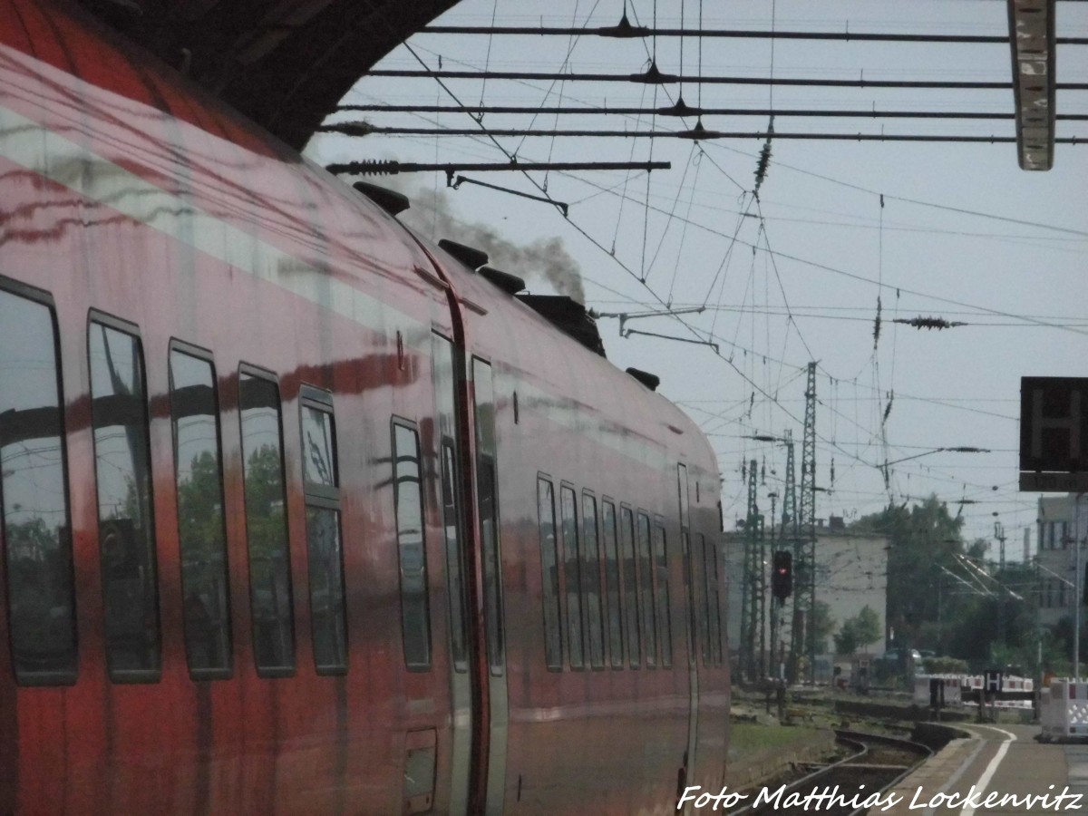 Abgas vom 612 159 / 612 659 im Bahnhof Halle (Saale) Hbf am 13.8.15