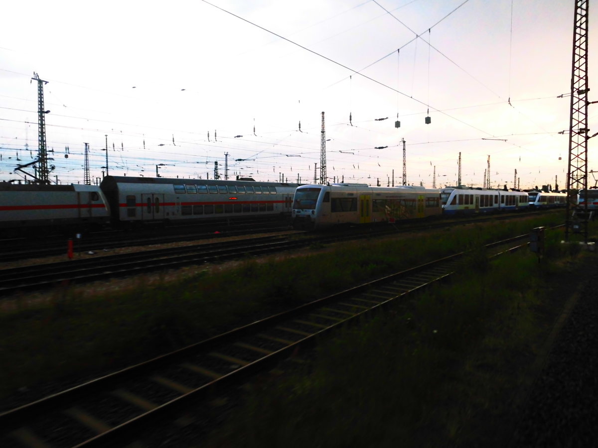 Abgestellte MRB Fahrzeuge am Leipziger Hbf am 22.7.17