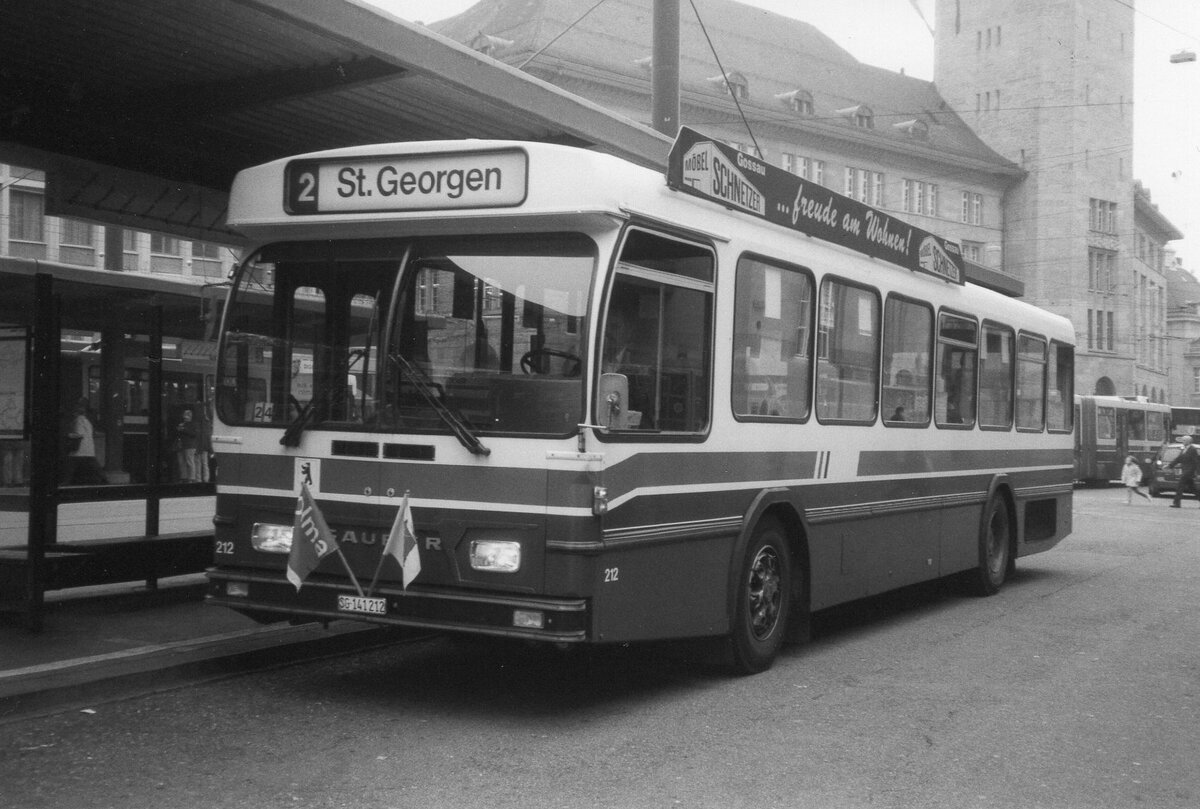 (AG 12) - Aus dem Archiv: VBSG St. Gallen - Nr. 212/BE 141'212 - Saurer/Hess am 18. Oktober 2005 beim Bahnhof St. Gallen