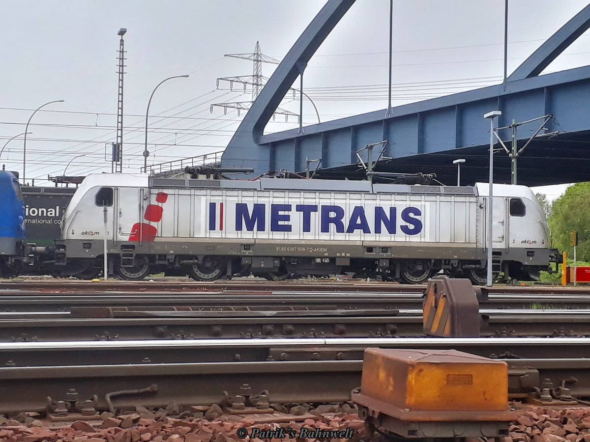 akiem/Metrans 187 508 abgestellt in Hamburg-Altenwerder am Hafenbahnhof Alte S�derelbe am 01.05.2019