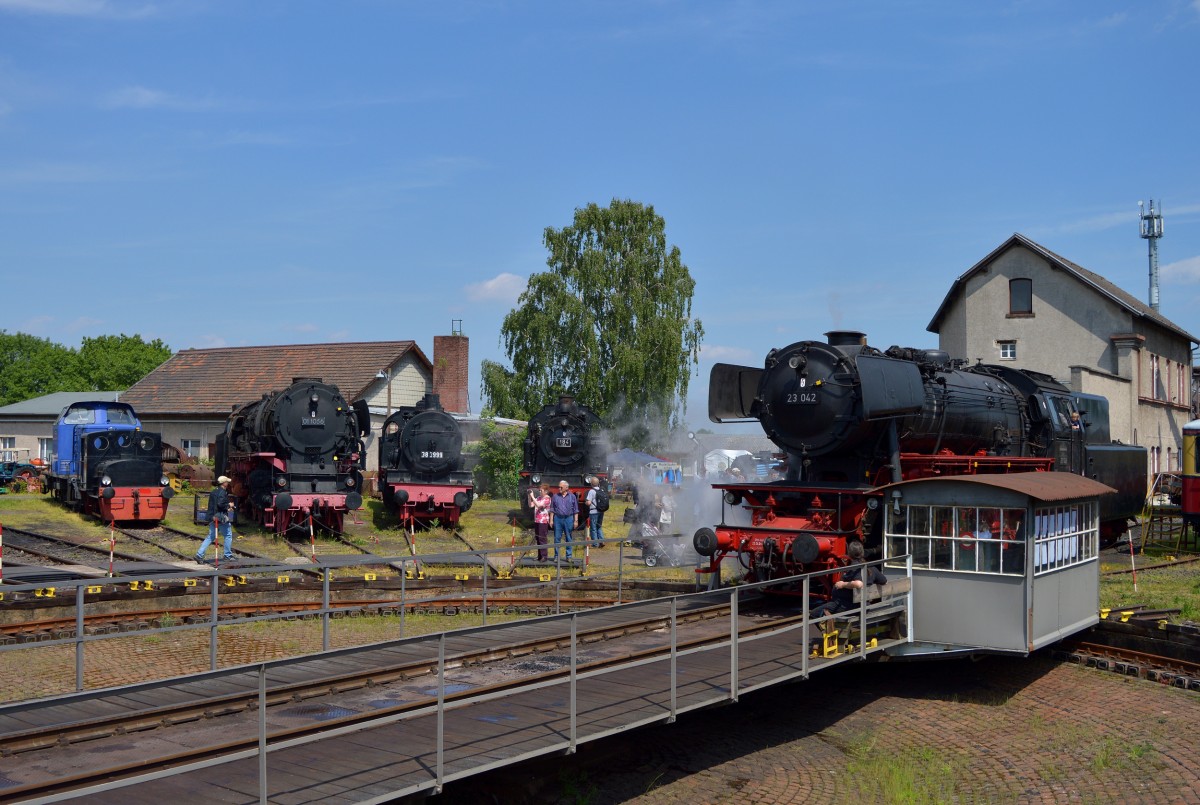 Alle Museumsfahrzeuge unter sich am 14.05.2015