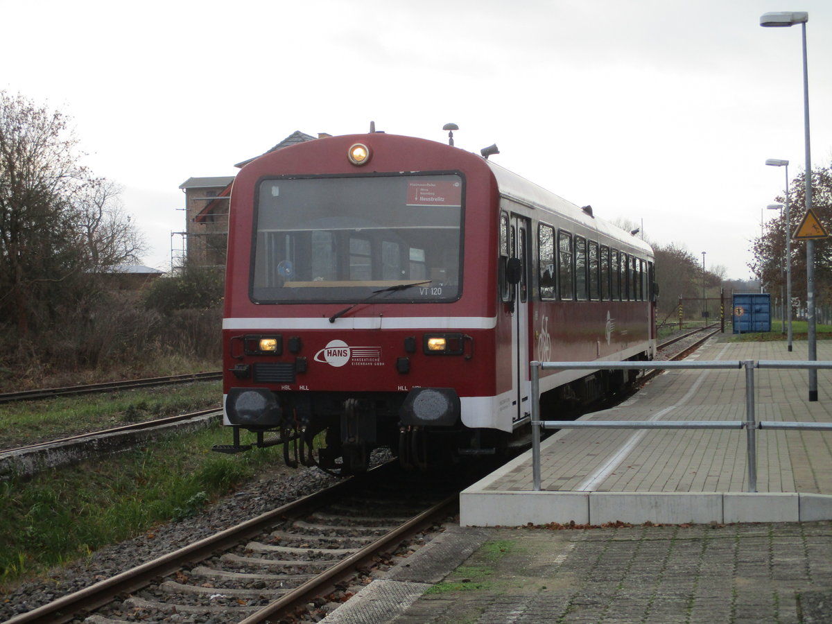 Als ich,am 24.November 2020,in Mirow ankam stand der 626 120 schon wieder für die Rückfahrt nach Neustrelitz bereit.