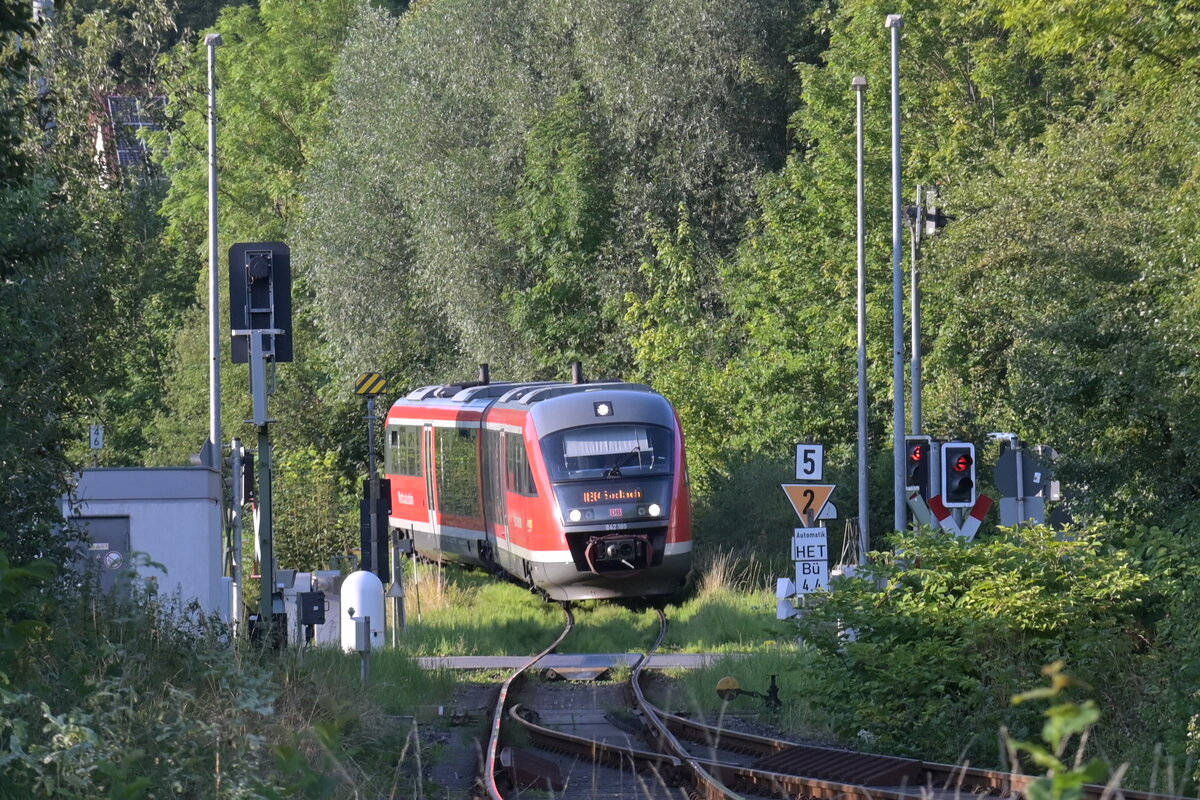 Als RB84 von Walld�rn nach Seckach kommt der 642 169 in B�digheim eingefahren am Sonntagabend den 28.Juli 2024.