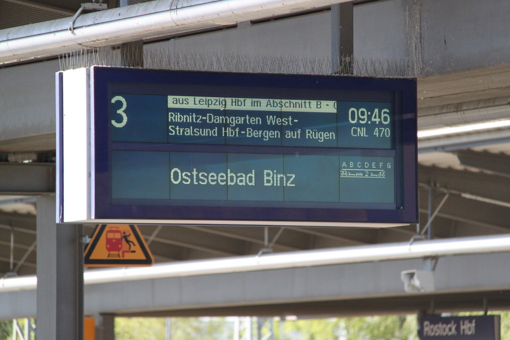 am 05.05.2016 wurde im Rostocker Hbf der CNL 470 von Zrich HB nach Ostseebad Binz angeschlagen.