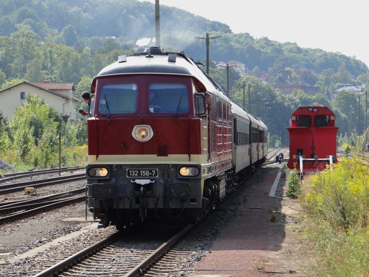 Am 07.09.13 ging es mit dem Eisenbahnmuseum Leipzig und der LEG 132 158 nach Meiningen zu den XIX Dampfloktagen. Hier zusehen in Meiningen.