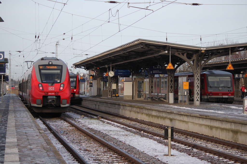 am 09.01.2016 waren 442 337-2,623 018-8 und 628 551-3 zu Gast im Bahnhof Gstrow.