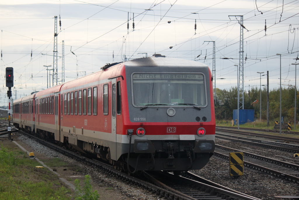 am 09.10.2014 waren 928 658(vorne)+628 556 als berfhrung von Rostock Hbf nach Gstrow/Lbeck unterwegs.