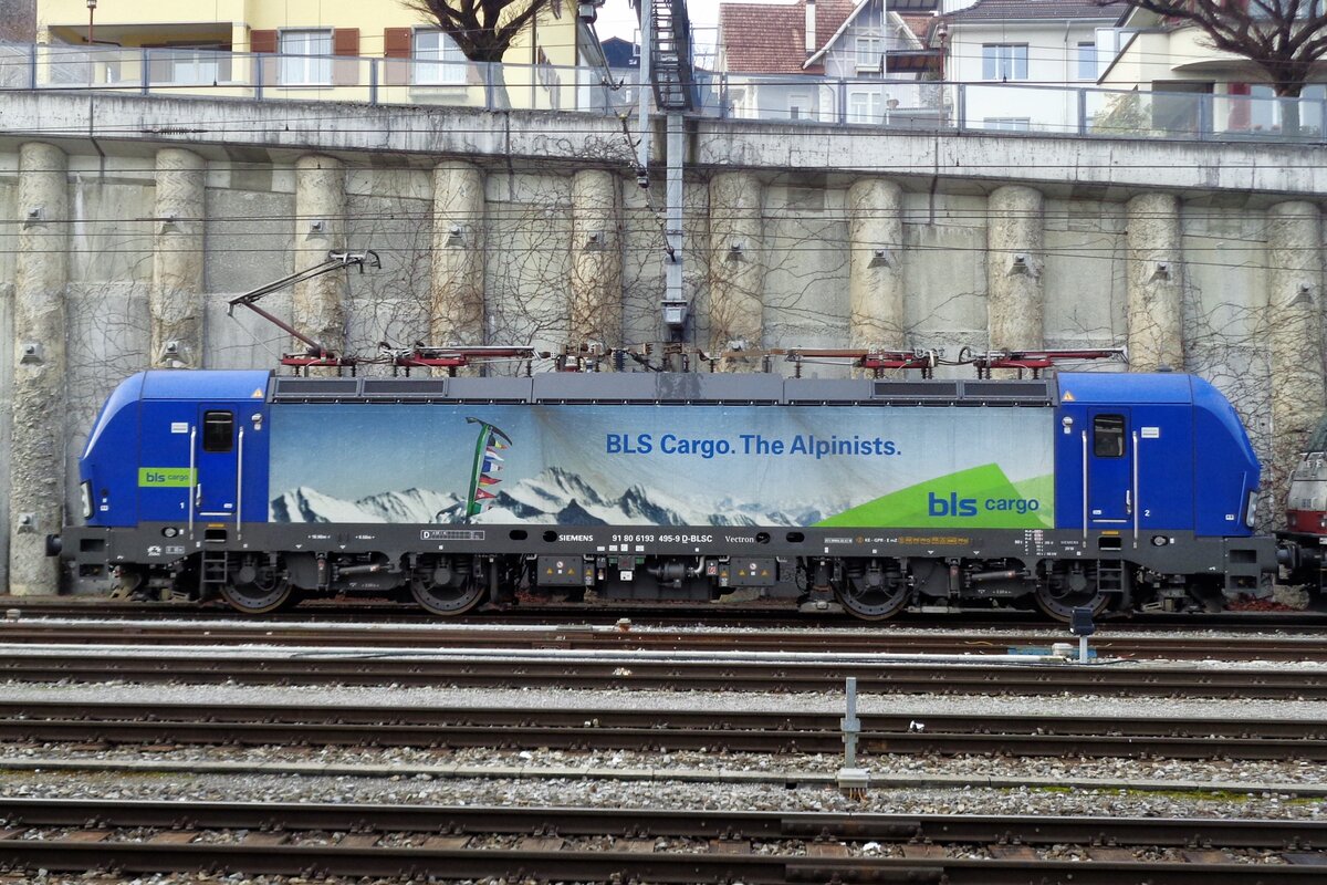 Am 1 Jänner 2019 steht BLS 193 495 in Spiez.