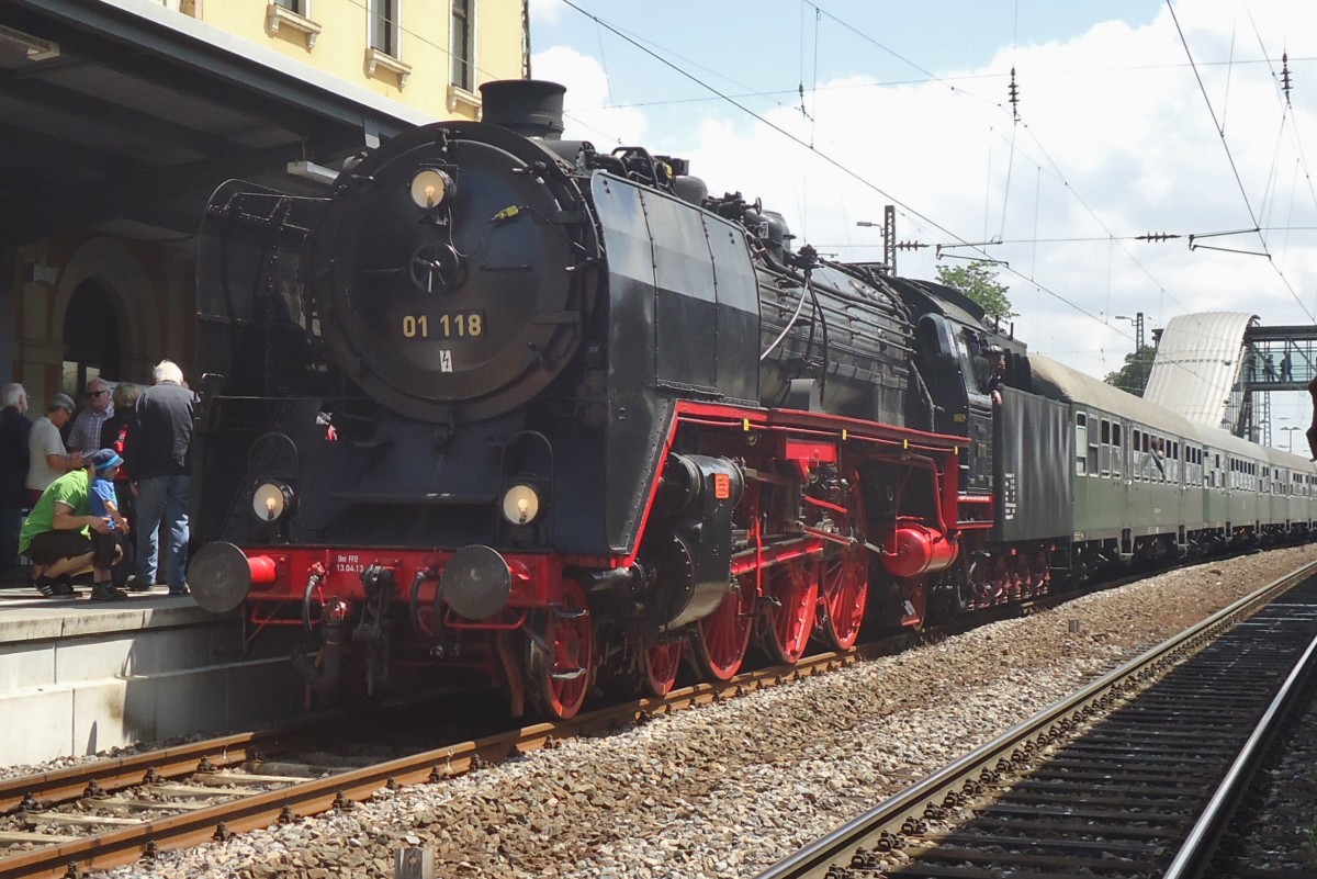 Am 1 Juni 2014 steht 01 118 in Neustadt (Weinstrasse) w�hrend der vielleicht letzte Plandampf/Dampfspektakel in Rheinland-Pf�lz.