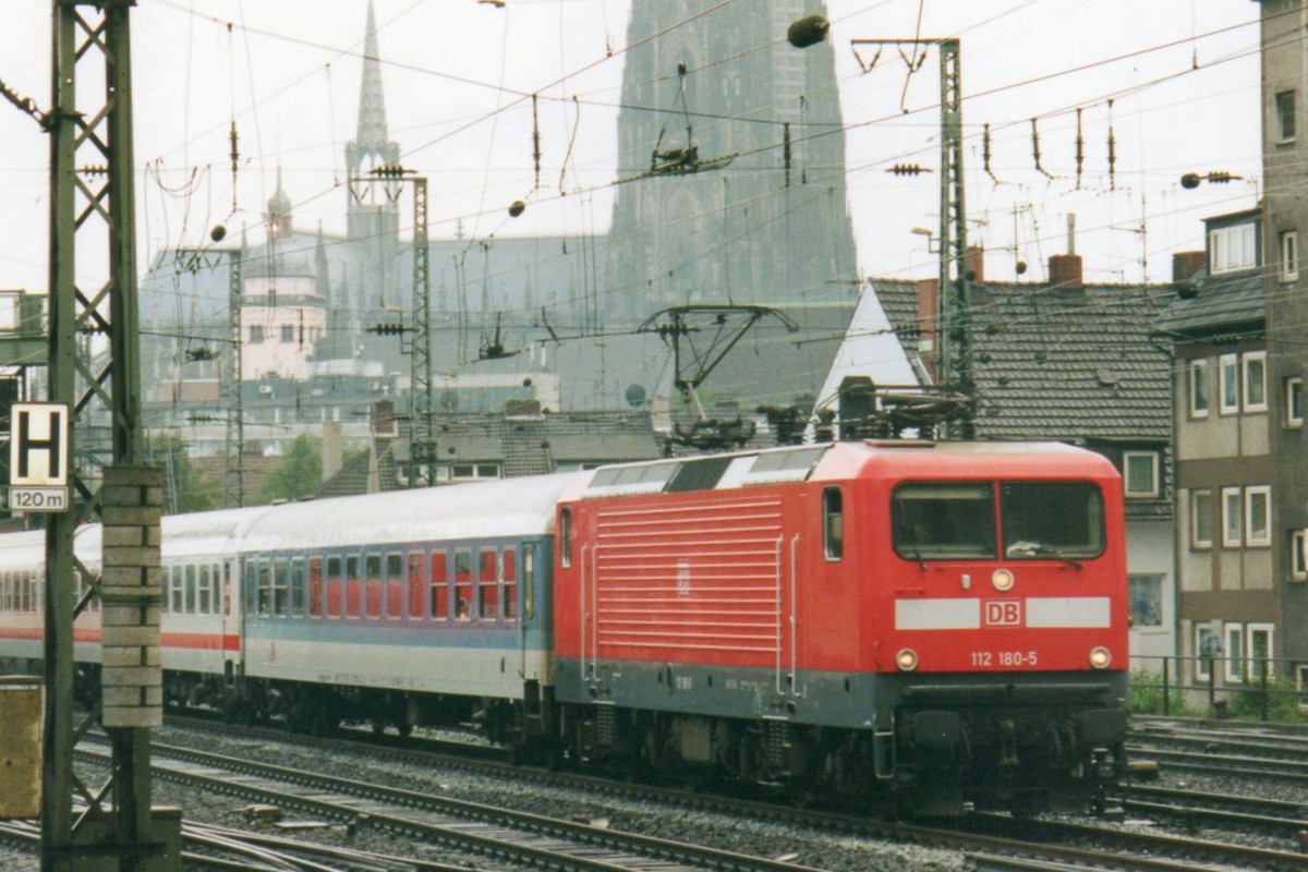 Am 13 April 1999 verl�sst 112 180 K�lnn Hbf mit IR f�r Koblenz.