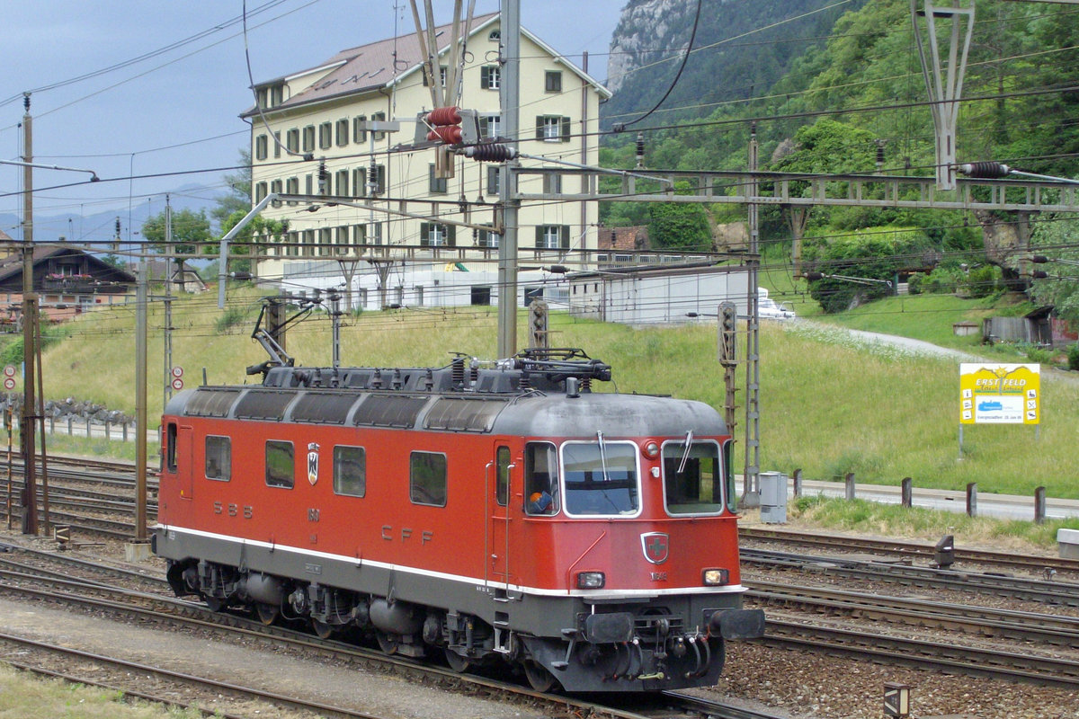 Am 15 September 2011 lauft 11649 um in Erstfeld und soll ein Vorspanndienst leisten.