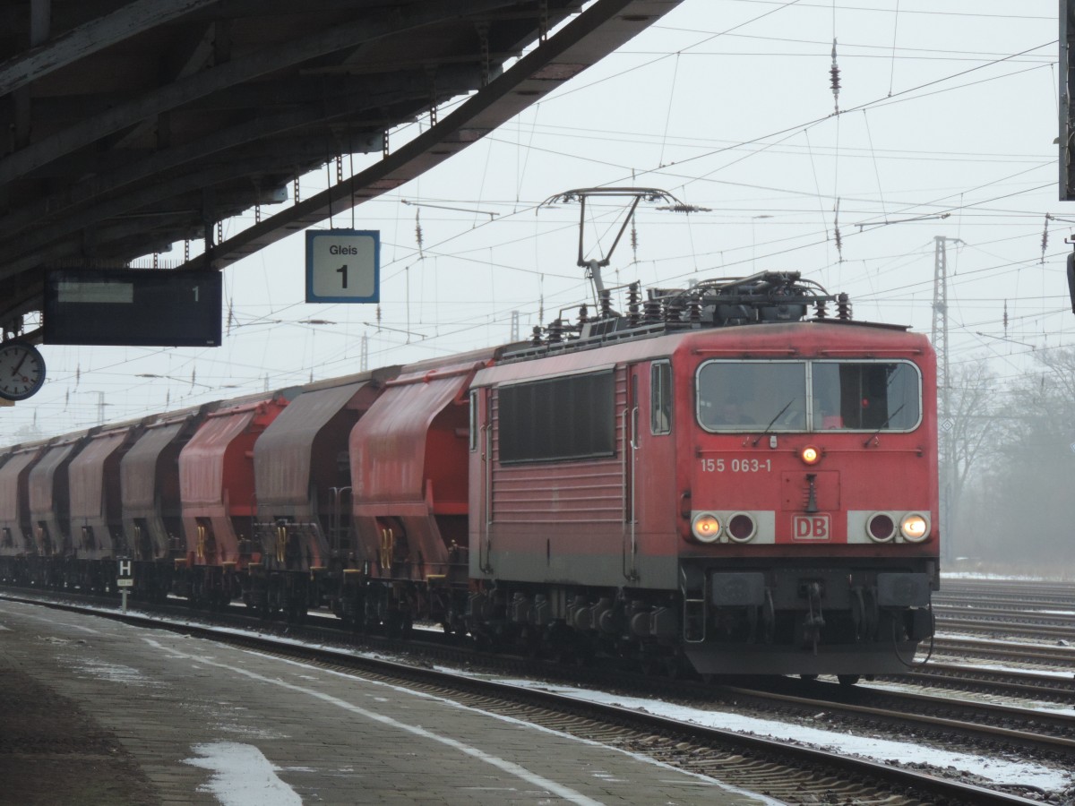 Am 15.01.2016 stand 155 063-1 mit dem Kalizug Wismar-Baalberge Im Bahnhof Bad Kleinen.